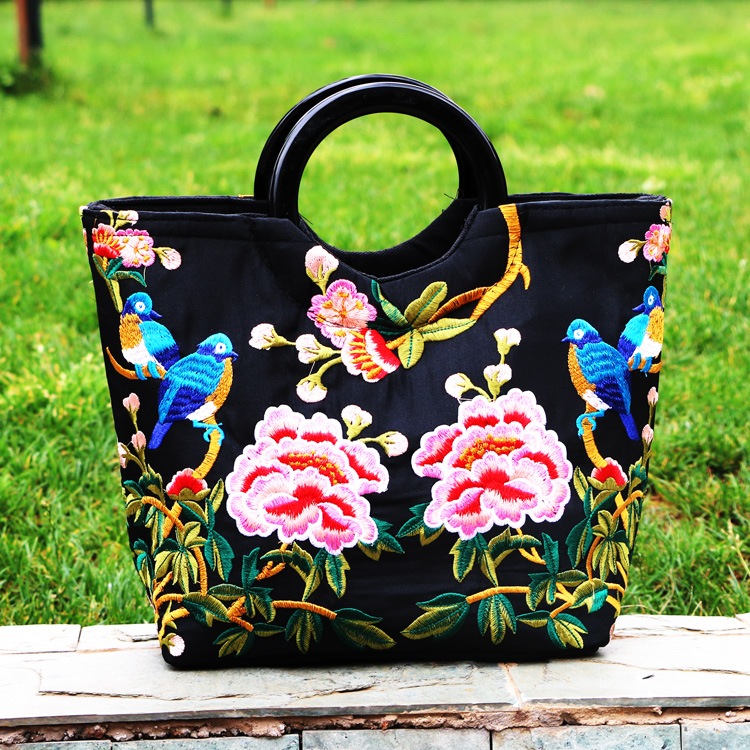 民族风刺绣帆布云南女式包