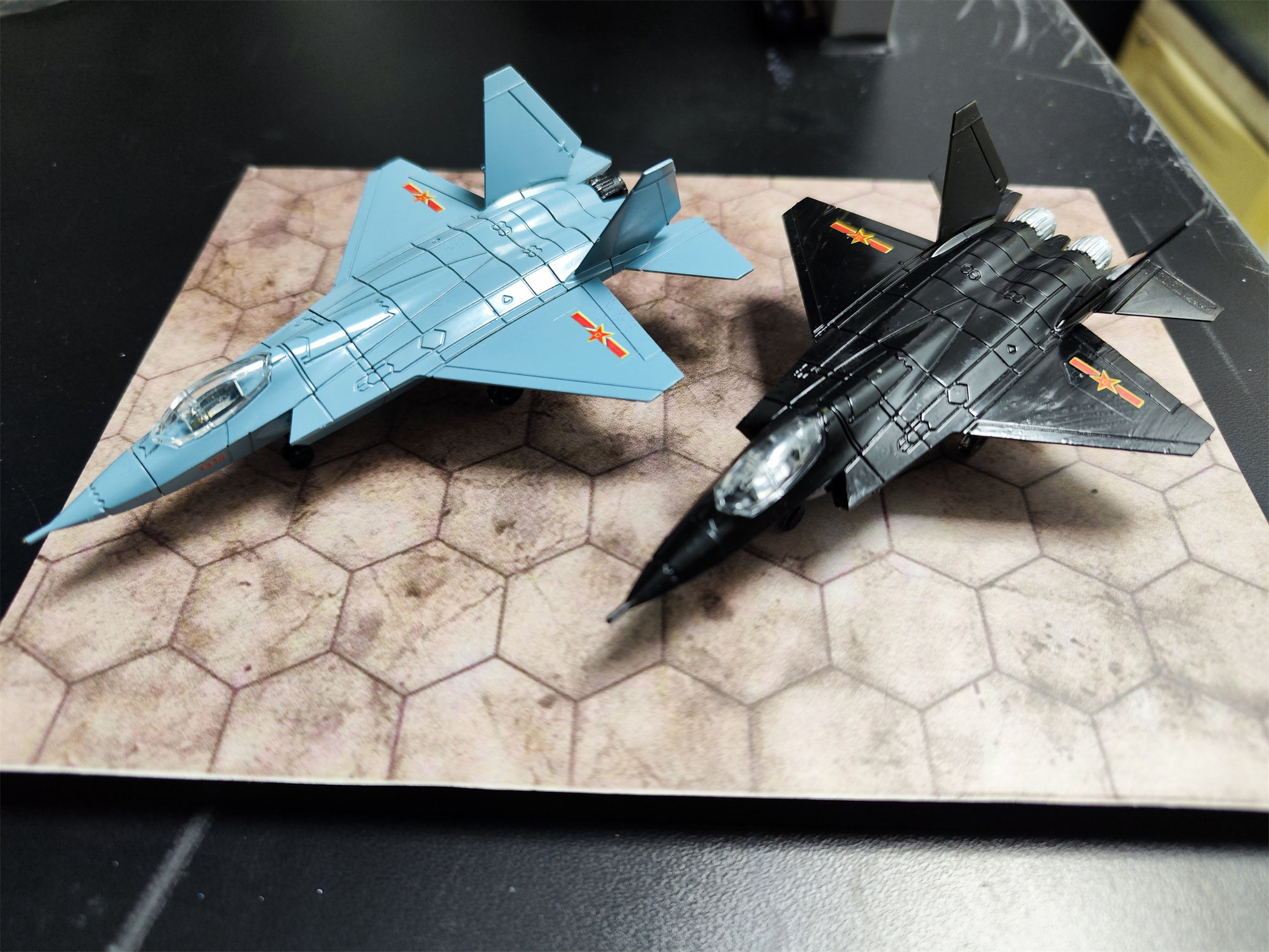 成品1:144飞机模型中国j-31歼31战斗机fc-31多种颜色满50包邮