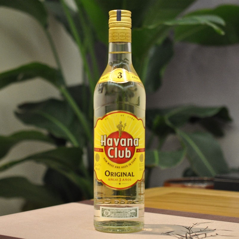 哈瓦納古巴朗姆酒玻璃瓶莫吉托