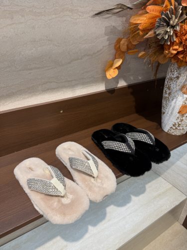 新款圆头平底休闲女鞋单鞋女水钻人字夹脚面毛毛鞋838-3.B17-1