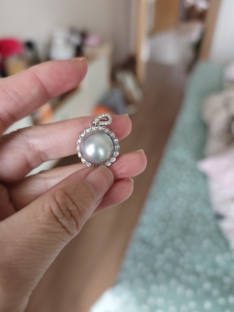 灰灰 天然海水大溪地珍珠吊坠（13.1 铂金灰 太阳花处理不退换）