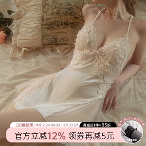 今夕何夕性感睡衣女款春季2026新款冰丝纯欲风带胸垫蕾丝吊带睡裙