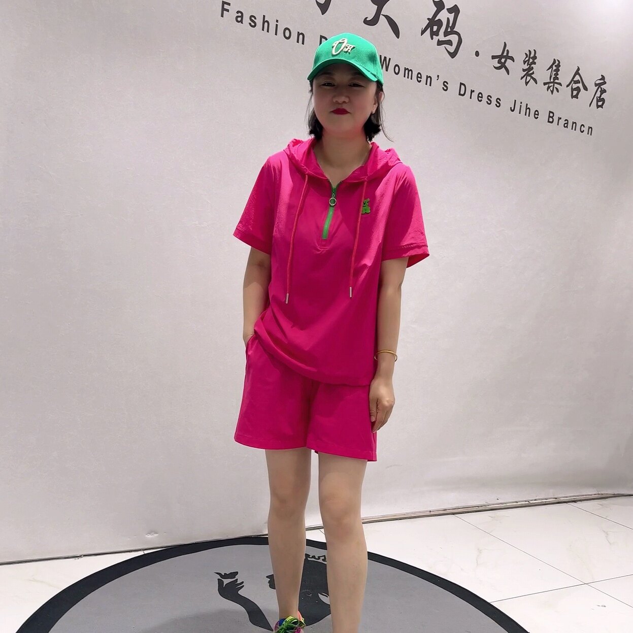 5293芮娜依莲夏款新品可抽绳上衣搭配显瘦短裤速干面料两件套大码