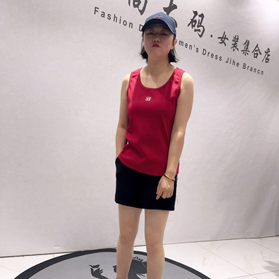 8316针丝缘子汇春款新品简洁大方女人味舒适减龄背心加大码女装