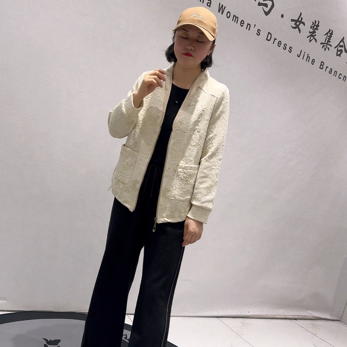 2031蓝鲸之吻年货春款新品可抽绳带衬时尚减龄洋气外套加大码女装,女装/女士精品,常规大码外套,淘宝优惠券,粉丝福利购,淘宝优惠卷