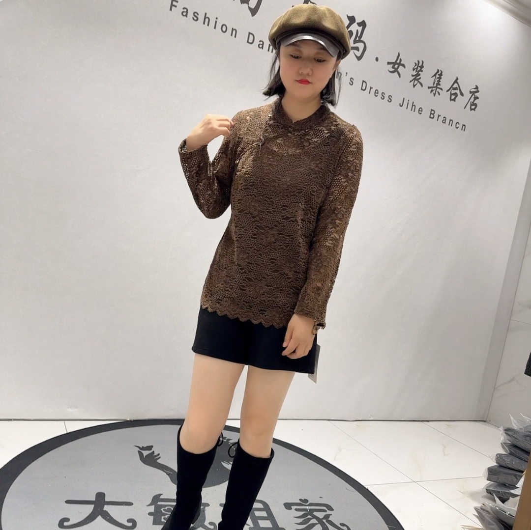 8259女权贵族初冬新品丁香风女人味蕾丝面料女人味植绒衫加大码