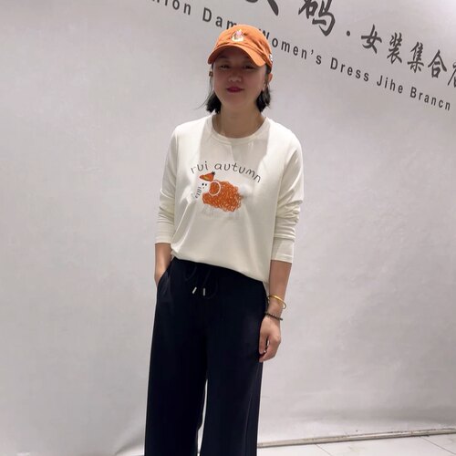 5001芮娜依莲秋款新品天丝棉面料舒适减龄动物图案减龄衫加大码