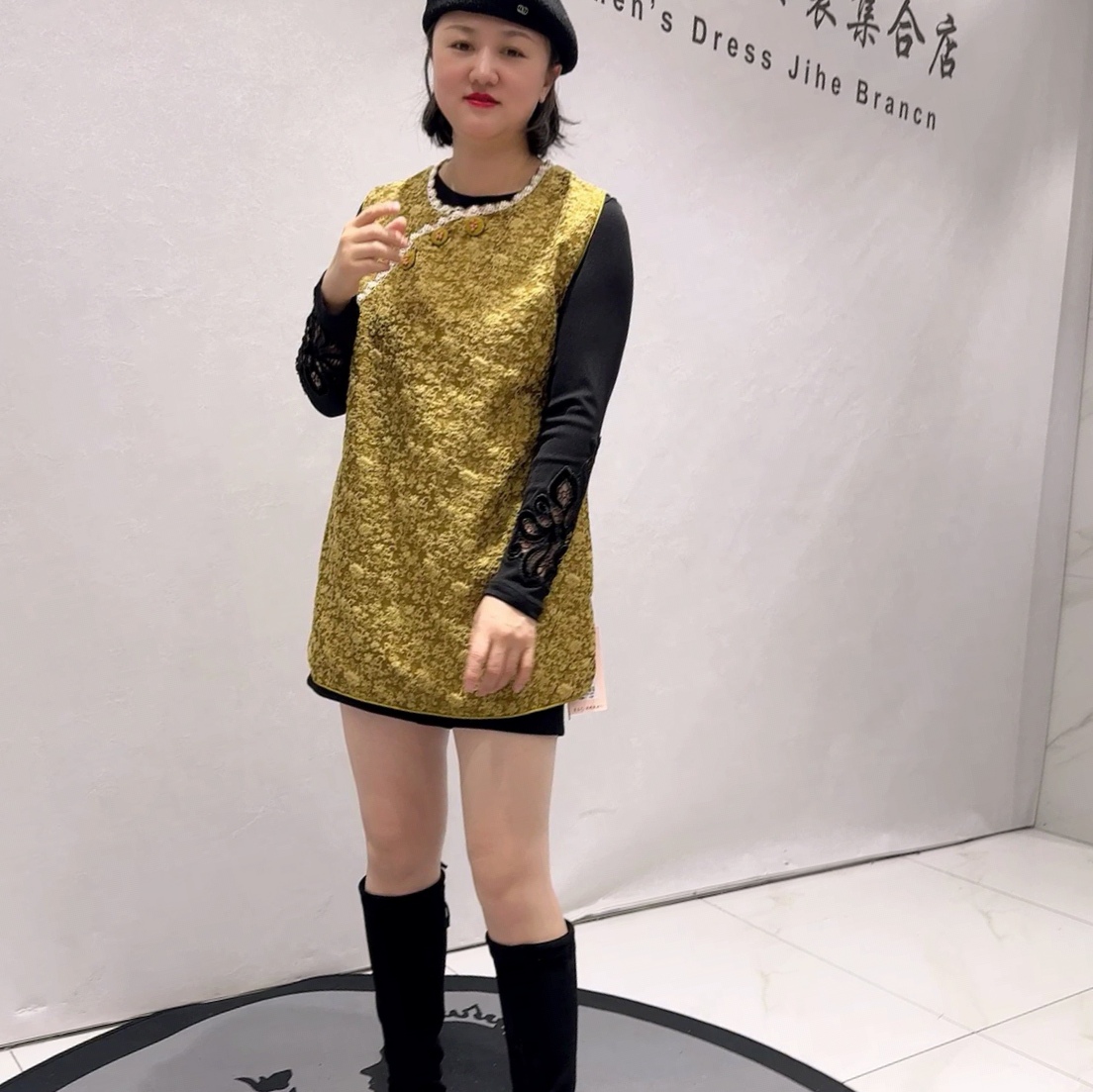 5513芮娜依莲春款新品侧边开衩遮肉显瘦气质国风马甲加大码女装