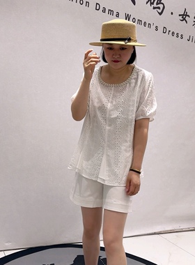 5121芮娜依莲夏款新品纯棉刺绣扣花面料重工衣领气质衫加大码女装