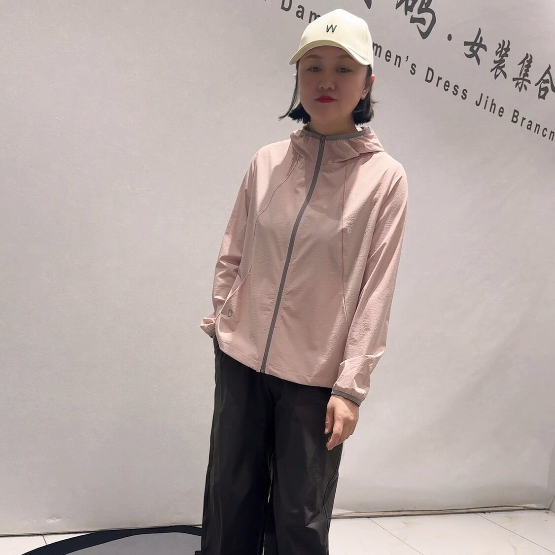 26106天骄一生水初夏新品简约百搭休闲减龄连帽外套加大码女装