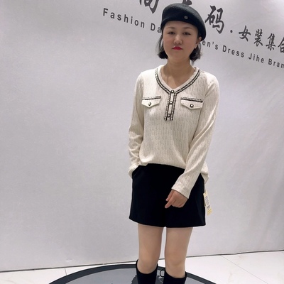 5132芮娜依莲初冬新品小香风女人味针织面料高档气质衫加大码女装