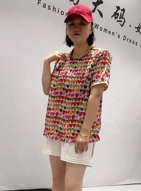 5646芮娜依莲初夏新品木耳边花色单层短袖上衣减龄衫加大码女装