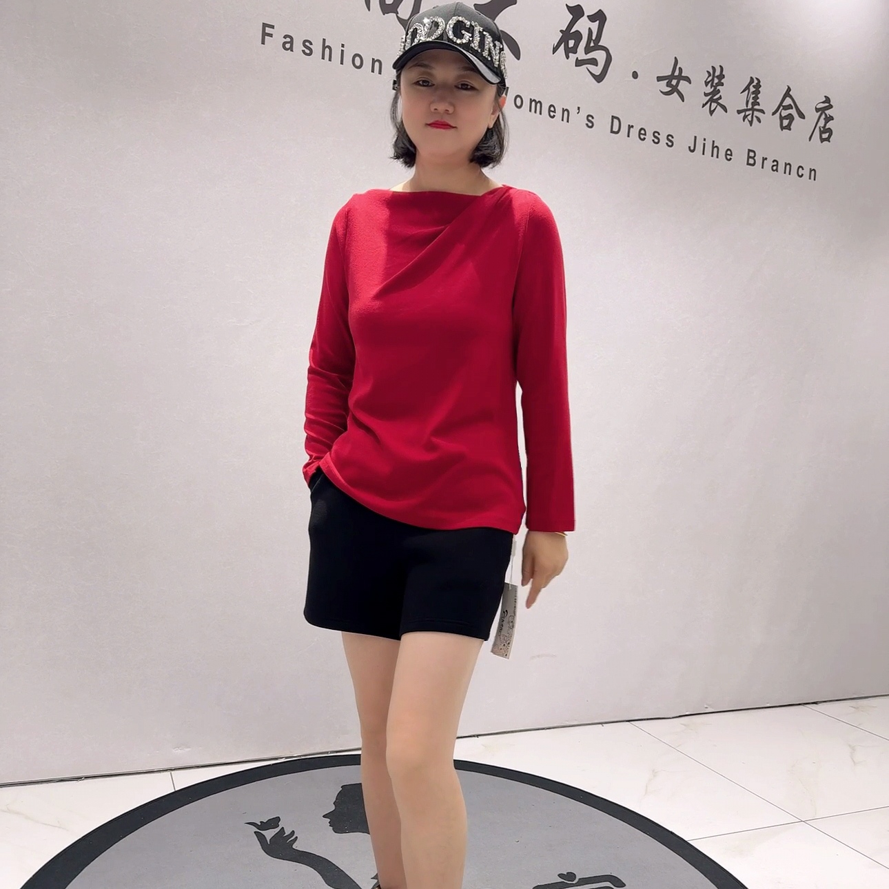 8106女权贵族秋款新品舒适柔软简洁女人味收腰显瘦遮肉打底衫大码