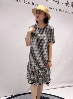 5212芮娜依莲夏款新品圆领遮肉显瘦时尚洋气减龄连衣裙加大码女装