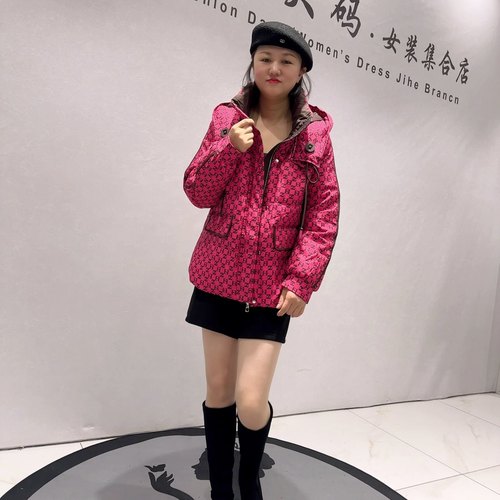 9506芮娜依莲冬款新品可抽绳五色可选时尚减龄羽绒服加大码女装