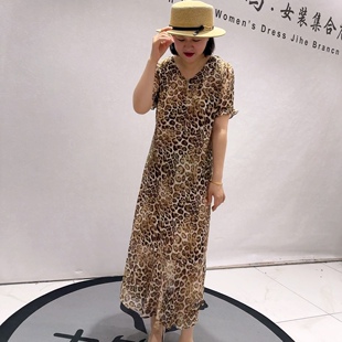 5381芮娜依莲夏款新品v领女人味洋气单层时尚豹纹连衣裙大码女装