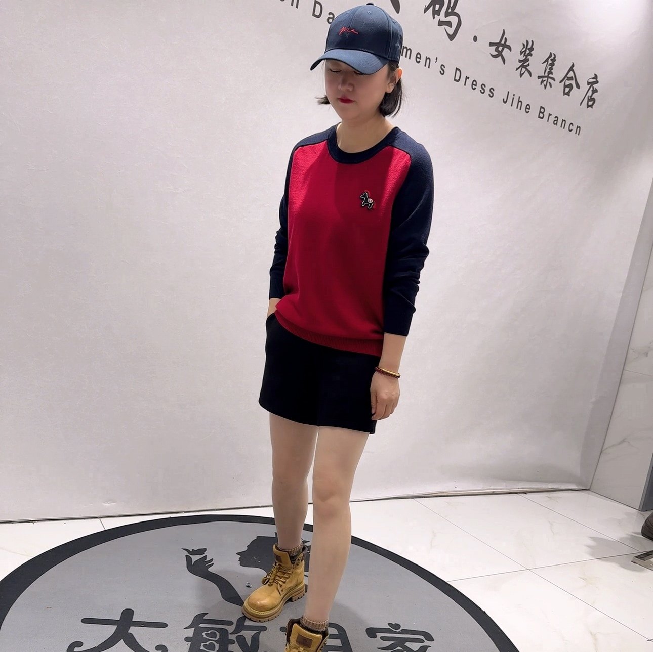 1027芮娜依莲年货春款新品拼接色简约百搭休闲上衣减龄衫加大码