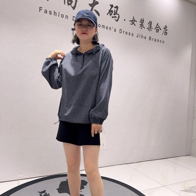 26003天骄一生水新品宽松格子减龄连帽包容性遮肉百搭外套加大码