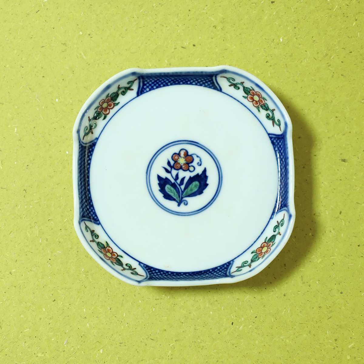 中古日本制九谷烧手绘青花色绘花草纹四方圆角陶瓷小盘