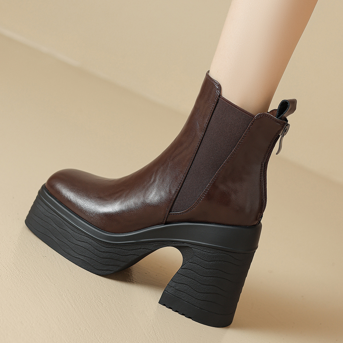 古菲斯奇女鞋粗高跟短筒靴子真皮