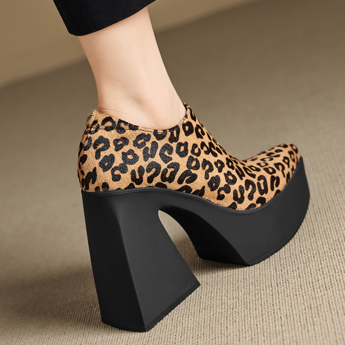 古菲斯奇女鞋粗高跟真皮单鞋豹纹