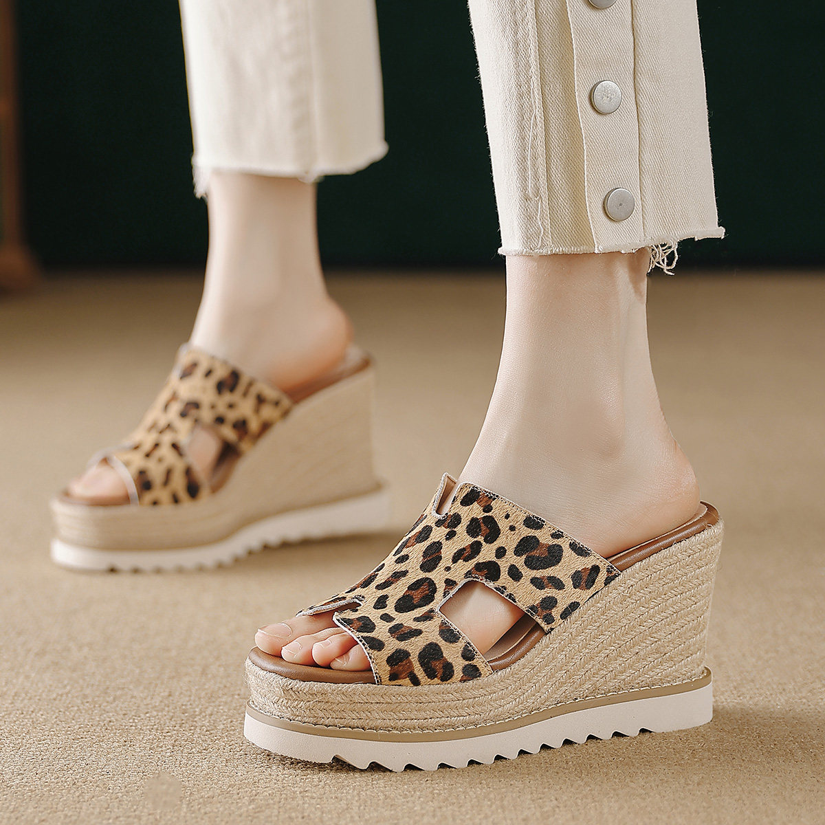 豹纹女鞋真皮马毛厚底凉鞋坡跟凉拖鞋夏季外穿一字拖松糕跟草编鞋