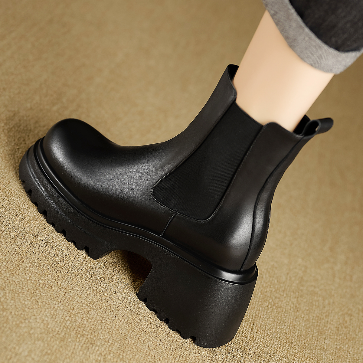 古菲斯奇女鞋粗高跟短筒靴子真皮