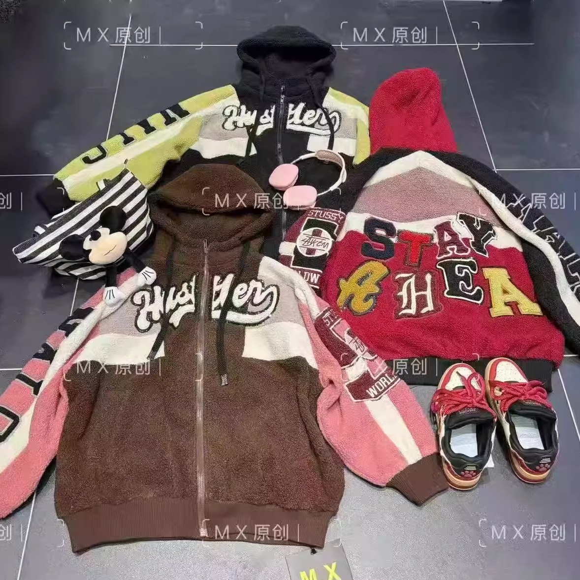 MX潮牌秋冬加绒重工刺绣字母拼色中长款大版连帽羊羔毛外套保暖女