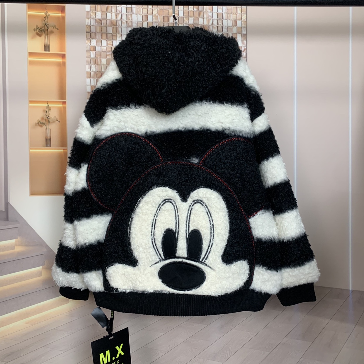 MX潮牌黑白撞色仿羊绒毛呢外套女2025年冬季新款毛绒绒连帽保暖女