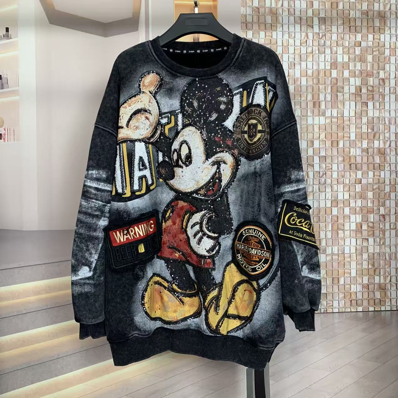 WR潮牌秋冬加绒重工洗水米奇卡通宽松时尚加厚圆领卫衣上衣女