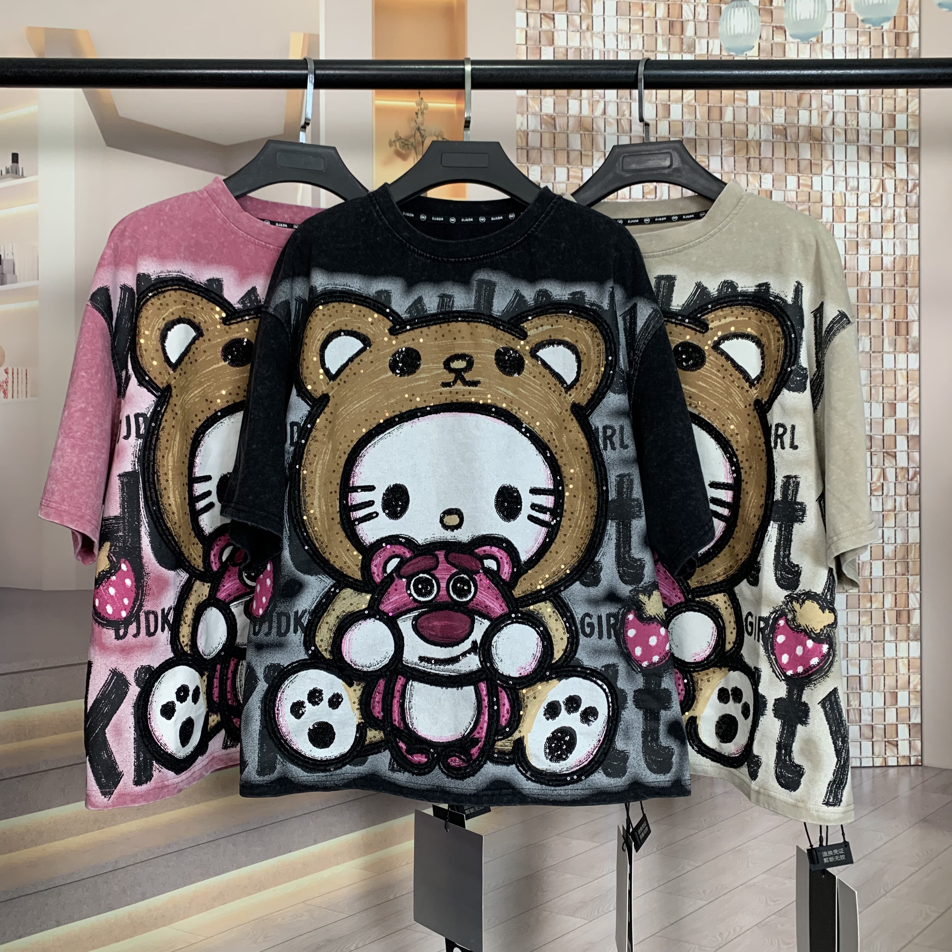 WR潮牌新款重工可爱小熊Kitty卡通减龄时尚宽松短袖T恤上衣女