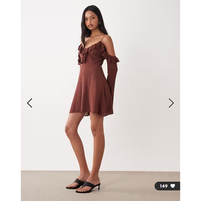 女装新款设计露肩迷人连衣裙