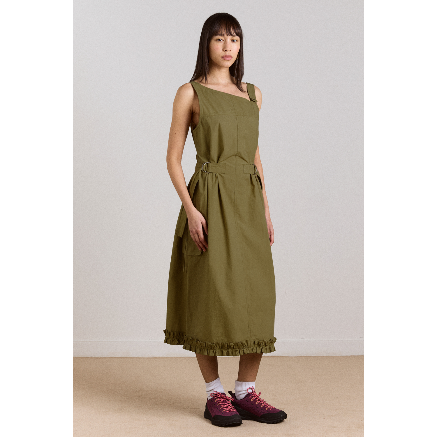 英国代购正品04.23 名品DM 女装新款 时尚不规则肩带木耳边连衣裙
