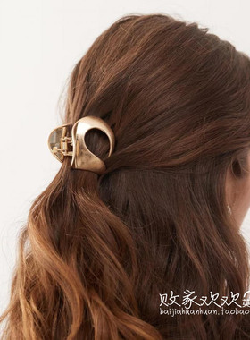 英国代购正品09.20 2025潮流导向 饰品新款 金色设计百搭抓夹