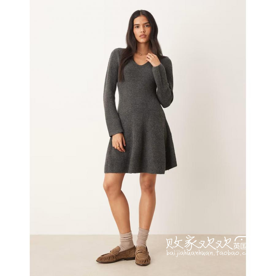 英国代购正品11.07 2025潮流导向 女装新款 时尚针织长袖连衣裙