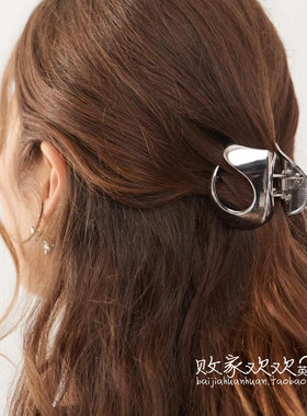 英国代购正品09.20 2025潮流导向 饰品新款 银色设计百搭抓夹