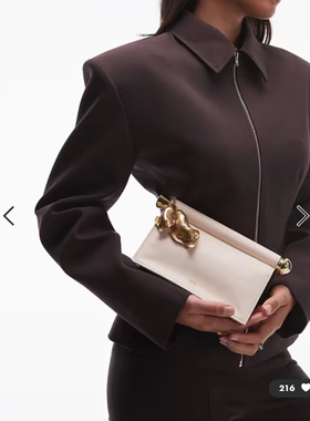 英国代购正品01.06 2026潮流导向 女包新款 金属吊坠装饰手拿包