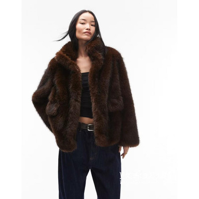 英国代购正品12.10 2025潮流导向 女装新款 潮牌皮草风保暖大衣