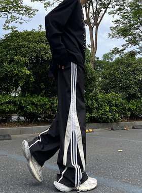 美式三条杠嘻哈裤子男款秋冬宽松直筒弯刀休闲裤男阔腿运动卫裤bf