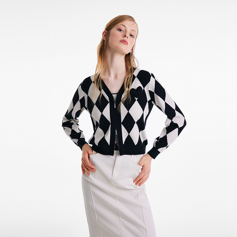 歌莉娅天丝羊毛v领提花开衫女秋季新品修身上衣配胸针1B8J6J280