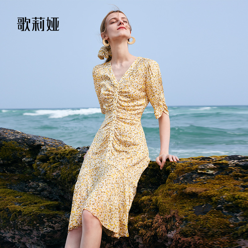 歌莉娅秋季新品印花连衣裙1B7C4K680怎么样,好用不?