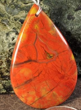 毛衣链鸡血红水滴吊坠北票战国红