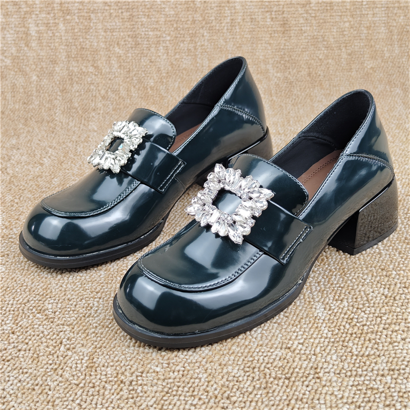 月芽儿品牌撤柜粗跟乐福鞋女