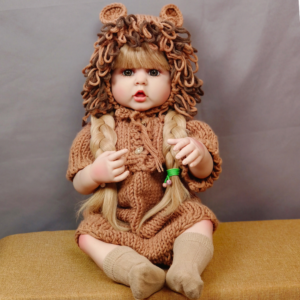 重生娃娃仿真婴儿长发吃手指娃娃狮子头套装衣服礼盒外贸