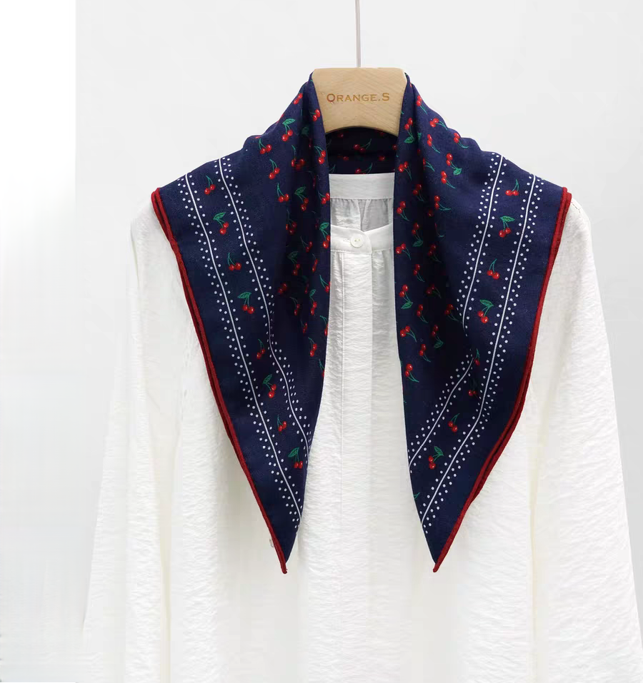 丝毛中方巾【樱桃小姐·藏蓝】经典文艺桑蚕丝绵羊毛围巾丝巾62cm