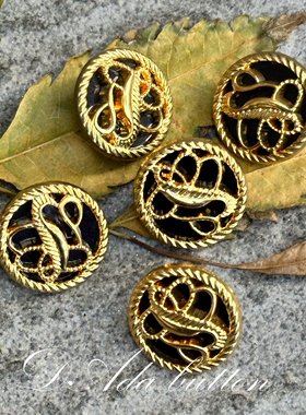 jp25 18mm日本金色篓空黑色纽扣 委婉含蓄柔美