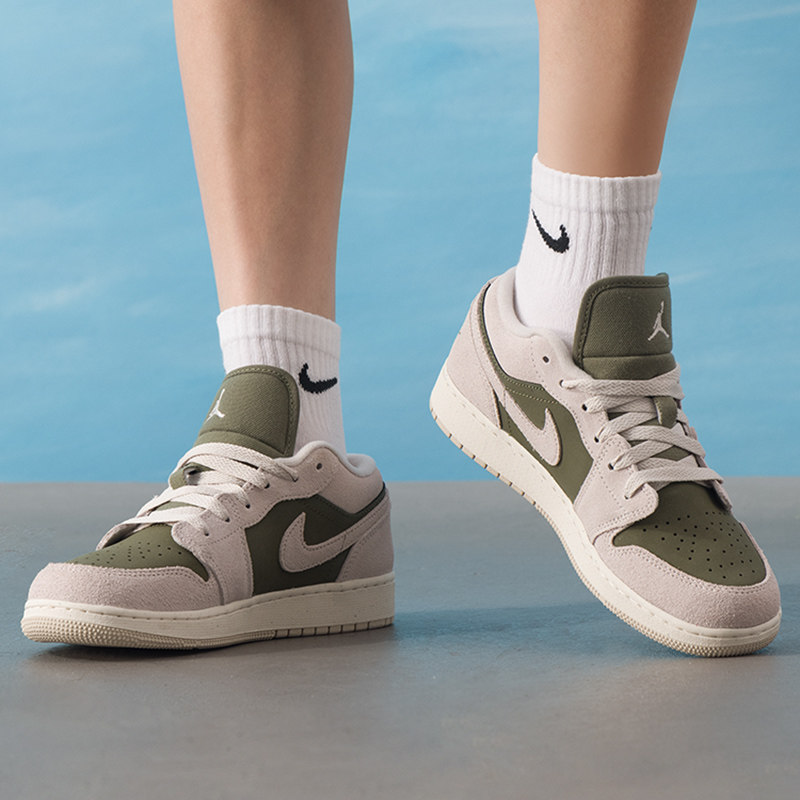 耐克NIKE官方nik女鞋休闲鞋板鞋26新款春季aj1篮球鞋低帮运动鞋