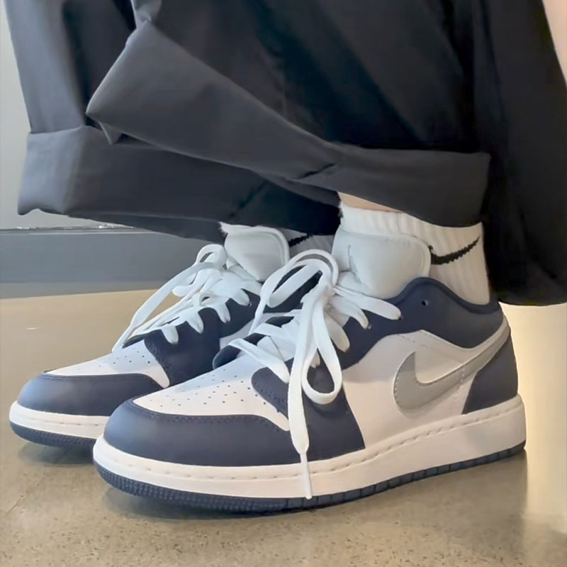 耐克NIKE官方正品女鞋冬季新款AJ1运动鞋透气篮球休闲板鞋553560
