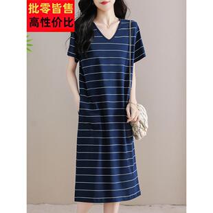 v领条纹t恤连衣裙长直筒宽松大尺寸休闲运动棉质连衣裙女士夏季20