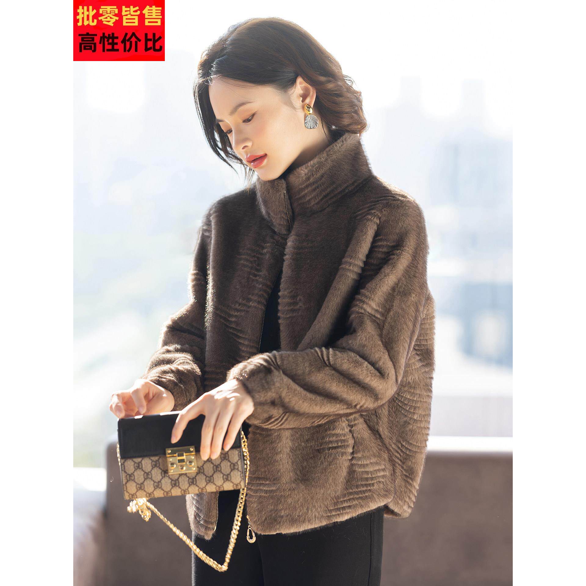 洋气年轻妈妈冬装外套2025新款时尚加厚中老年妇女秋冬宽松上衣服